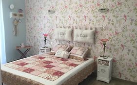 Le Pot Aux Roses